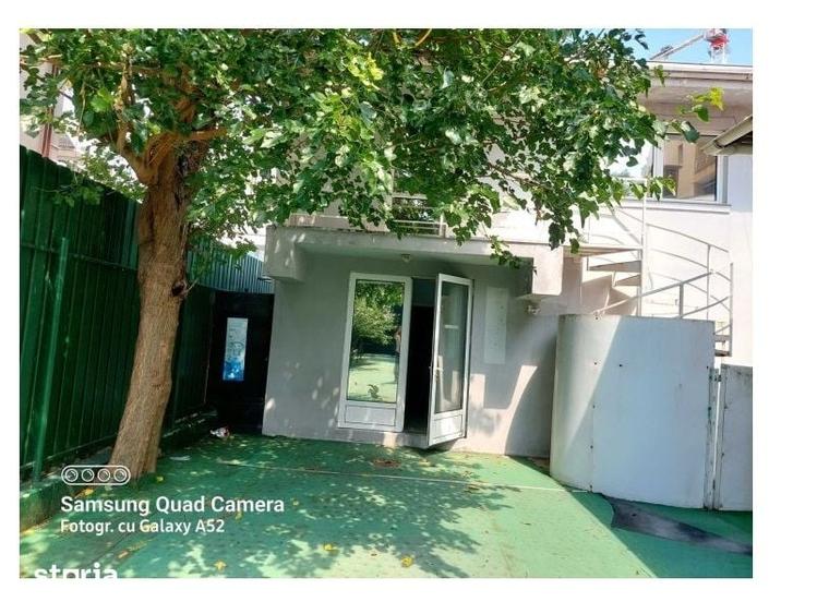 Casă cu 9 camere cu Teren 170 Mp în Vitan