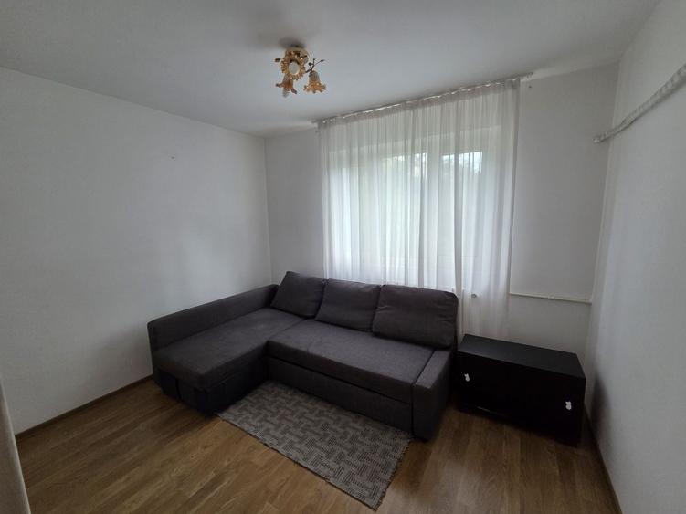 Apartament cu 3 camere în Drumul Taberei