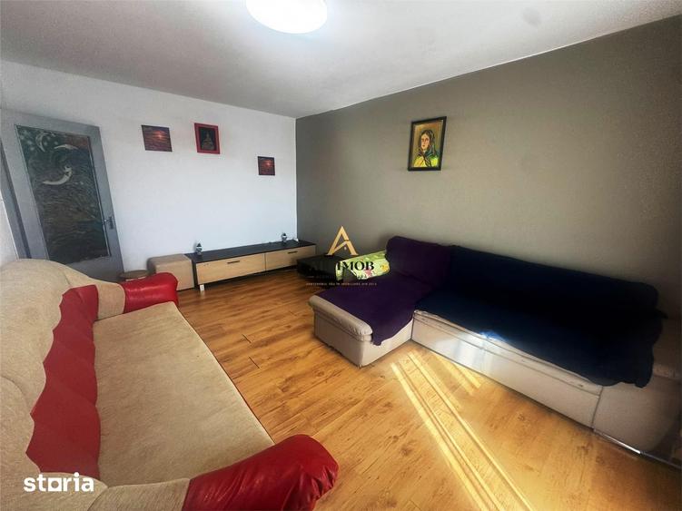 Apartament cu 3 camere, mobilat în Republicii