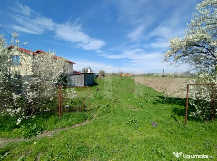Teren de 1364 mp, în Pielești