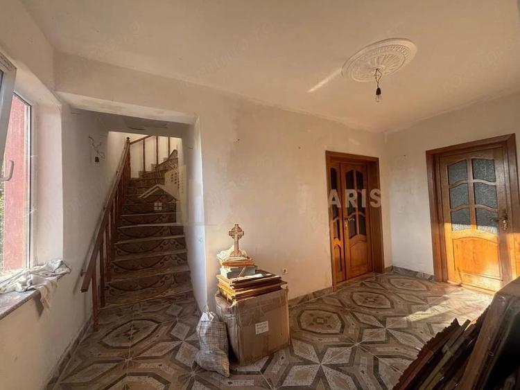 Casa individuala de vanzare + 7 ari de teren, Grosi - 3