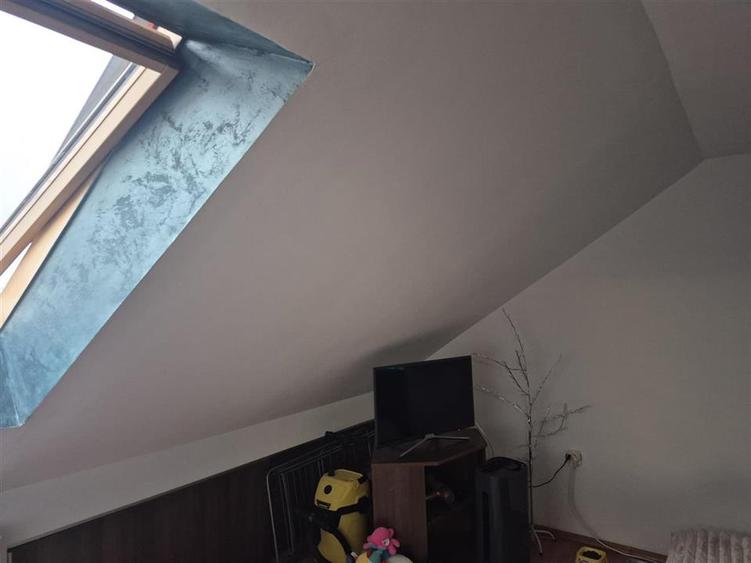 Apartament cu 3 camere semidecomandat, mobilat în Berceni