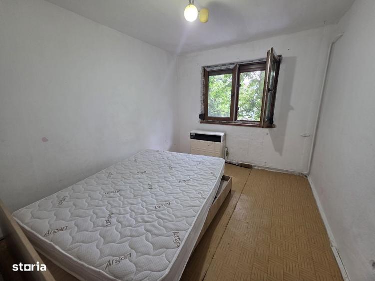 Apartament cu 3 camere semidecomandat în Viziru 1