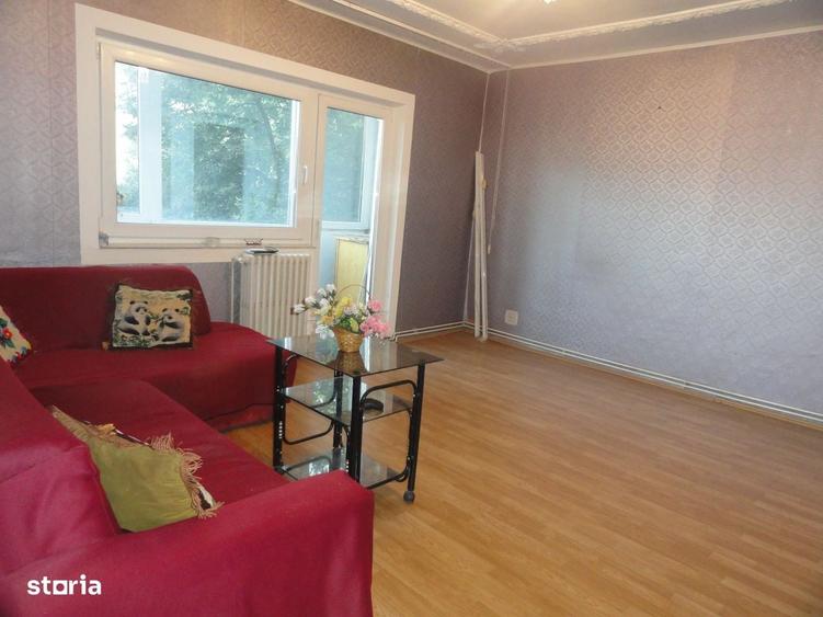 Apartament cu 4 camere decomandat în Micălaca