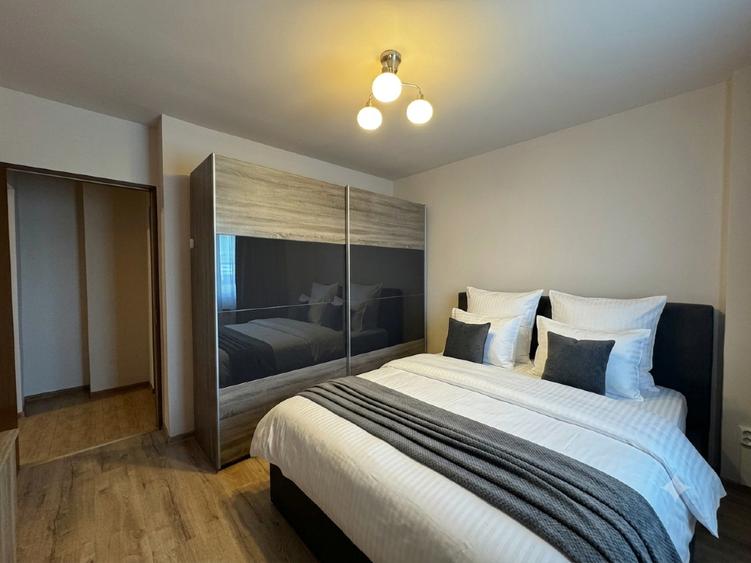 Apartament cu 2 camere decomandat, mobilat în Republicii