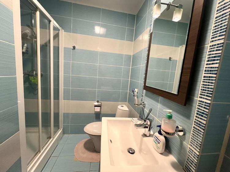 Apartament cu 4 camere decomandat, mobilat în P-ța Alba Iulia