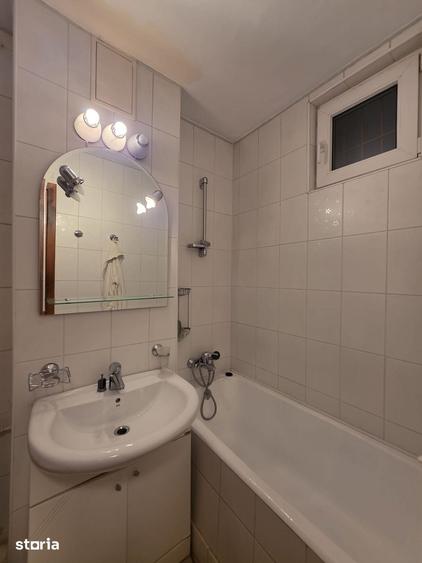 Apartament cu 3 camere decomandat în Drumul Taberei