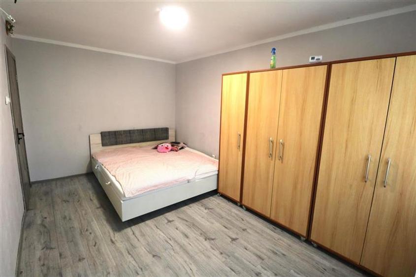 Apartament cu 3 camere decomandat în Dacia
