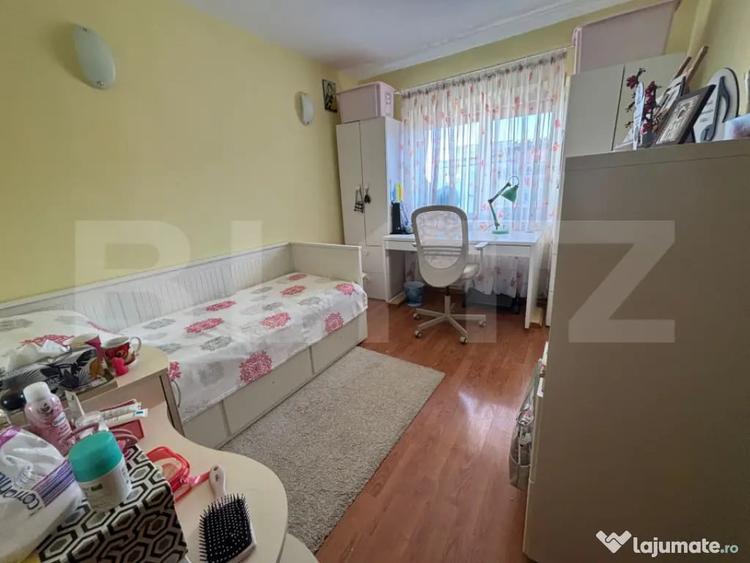 Apartament cu 3 camere decomandat în Nicolina