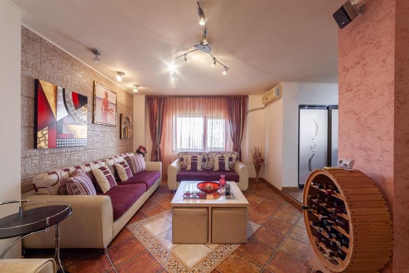 Apartament cu 4 camere decomandat, mobilat în Bere