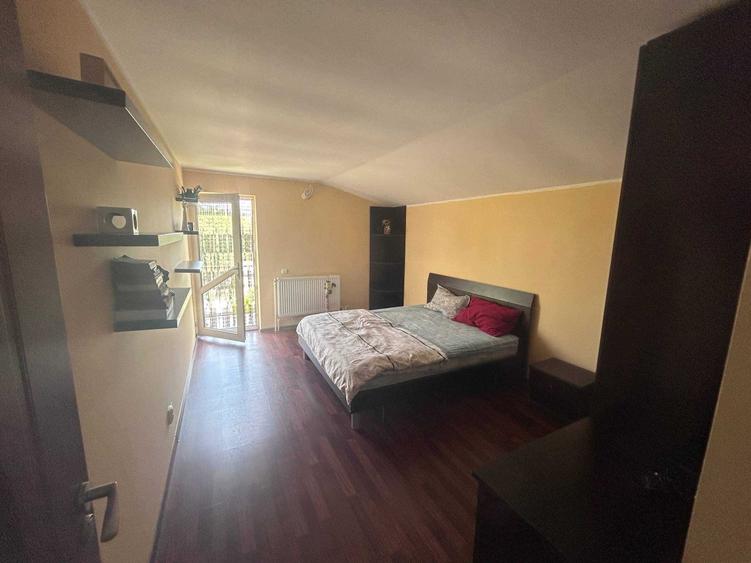 Casă cu 4 camere cu Teren 1289 Mp în Amara