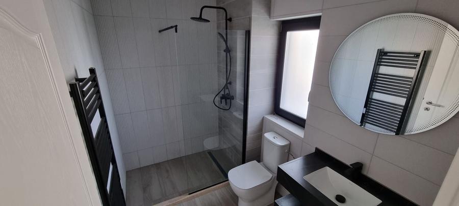 Casă individuală cu 5 camere cu Canalizare în Ultracentral