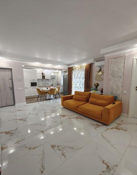 Apartament cu 3 camere decomandat, mobilat în Florești