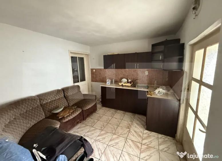 Casă cu 3 camere cu Teren 2400 Mp în Livada