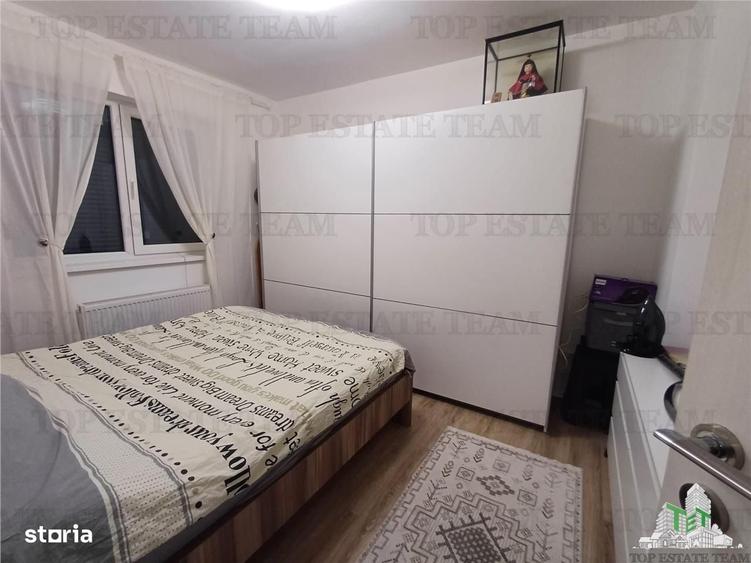Apartament cu 3 camere semidecomandat în Roșu
