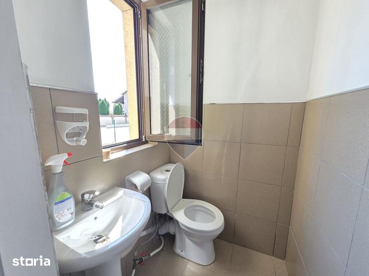 Spațiu comercial, de 50 mp, în Golești