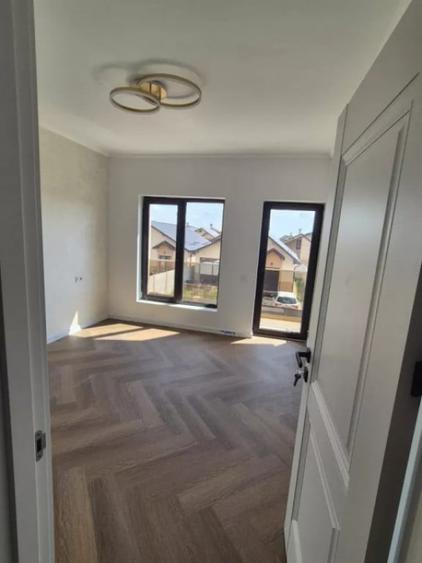 Casă cu 4 camere cu Teren 300 Mp în Central