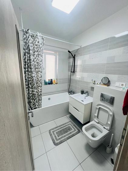 Apartament cu 2 camere decomandat în Hlincea