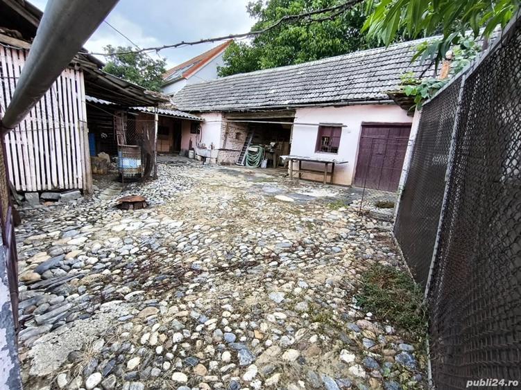 Casă cu 6 camere cu Teren 1846 Mp în Răhău