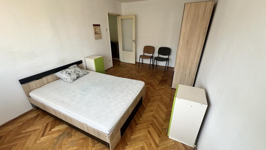 Apartament cu 4 camere, mobilat în Vasile Aaron
