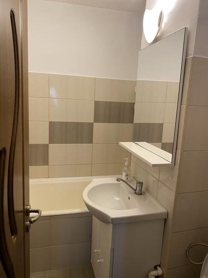 Apartament cu 2 camere decomandat în Micro 14