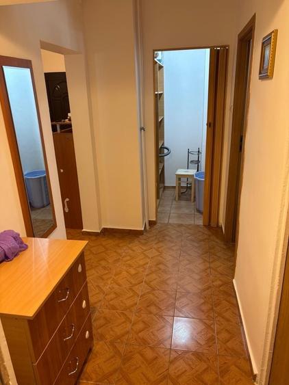Apartament cu 2 camere decomandat în Uverturii