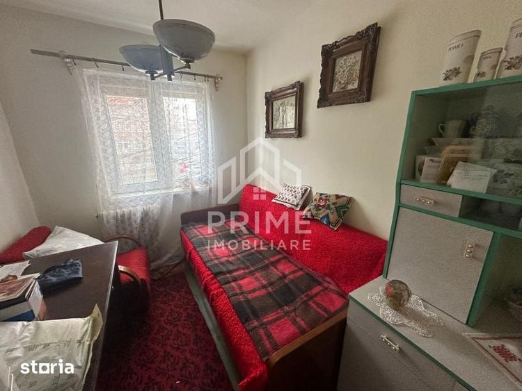Apartament cu 3 camere în Cetate