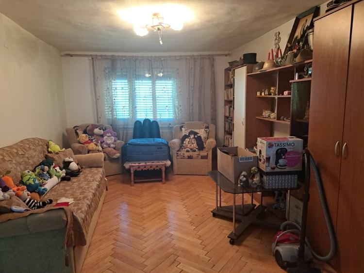 Casă individuală cu 4 camere cu Canalizare în ANL