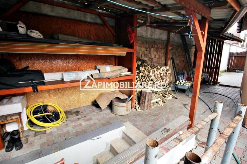 Casă individuală cu 7 camere cu Canalizare în Unirii