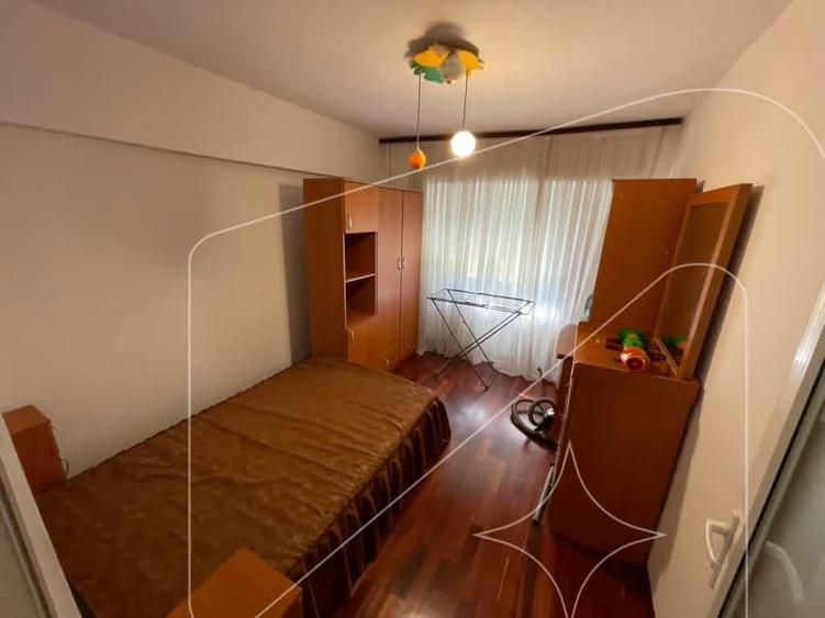Apartament cu 3 camere în Complex Studențesc