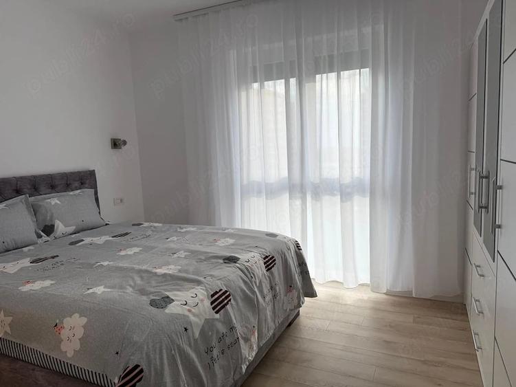 Inchiriez apartament cu 3 camere Adora Park - 2