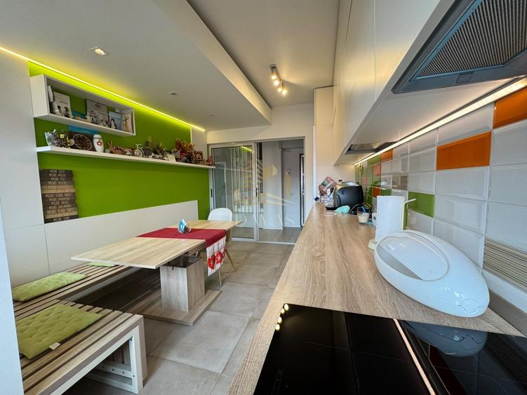 Apartament cu 5 camere decomandat, mobilat în Andrei Mureșanu