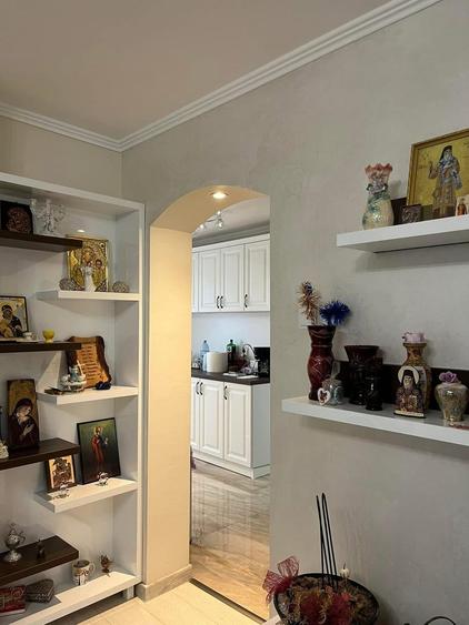 Casă individuală cu 7 camere cu Canalizare în Episcopia Bihorului