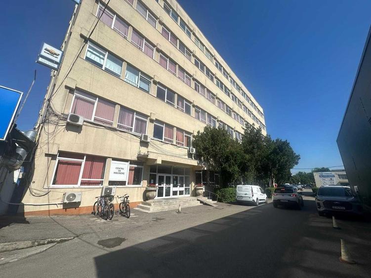 Spațiu comercial, de 15 mp, în Militari
