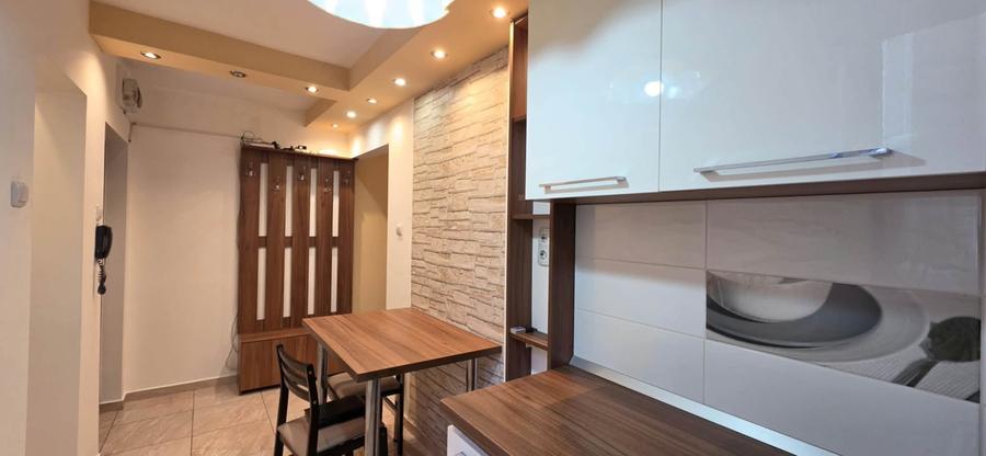 Apartament cu 2 camere decomandat în Decebal