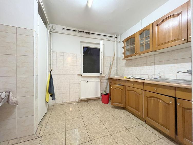 Apartament cu 2 camere semidecomandat, mobilat în Lipovei
