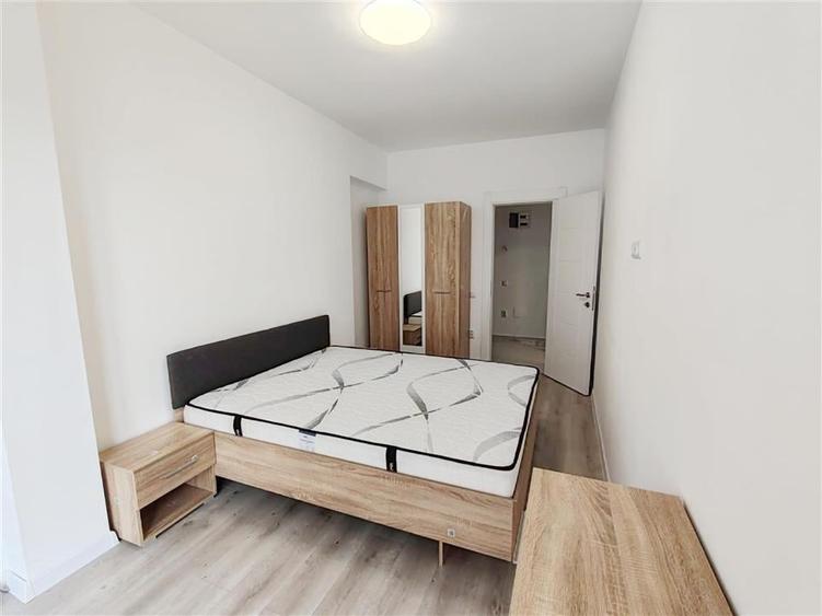 Apartament cu 3 camere decomandat, mobilat în Nord-Est