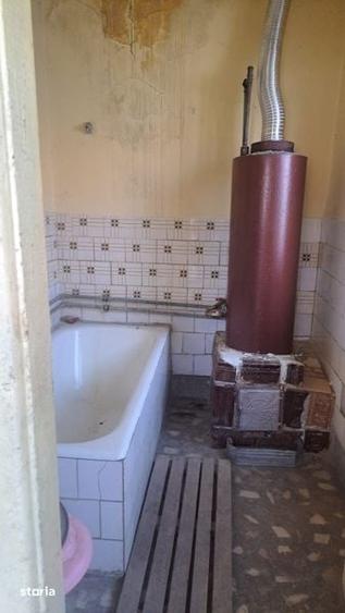Casă cu 4 camere cu Teren 400 Mp în Central