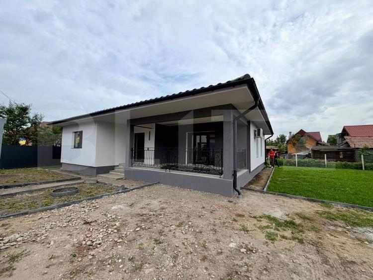 Casă individuală cu 3 camere cu Canalizare în Iclod