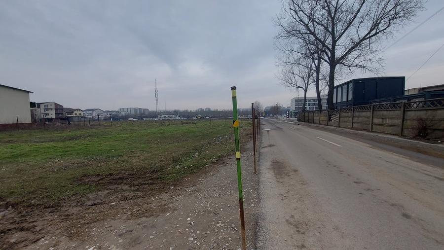 Teren în 1 Decembrie