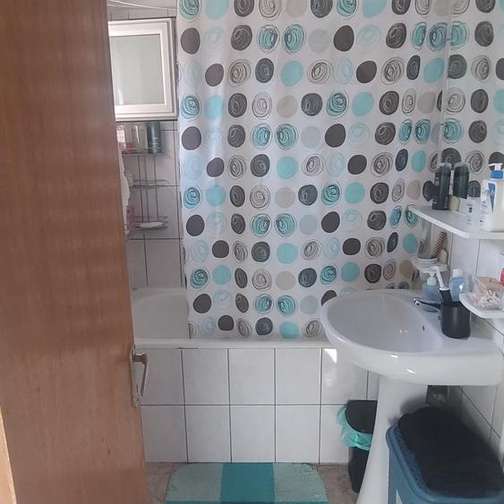 Apartament cu 3 camere decomandat în Tineretului