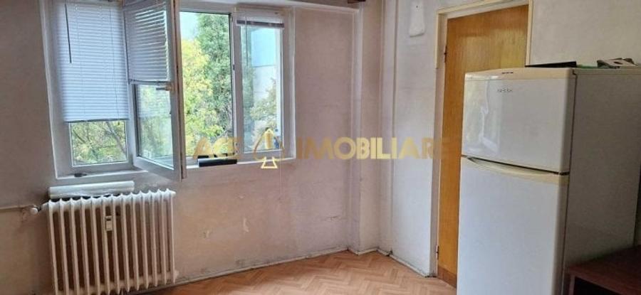 Garsonieră semidecomandată în Brâncoveanu