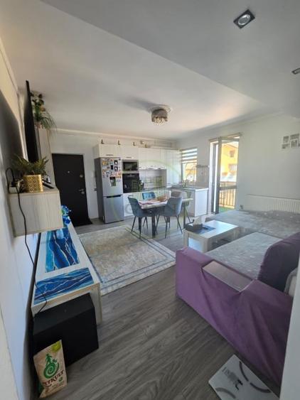 Apartament cu 3 camere decomandat, mobilat în Șelimbăr