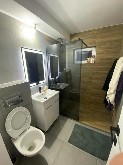 Apartament cu 4 camere decomandat în Central