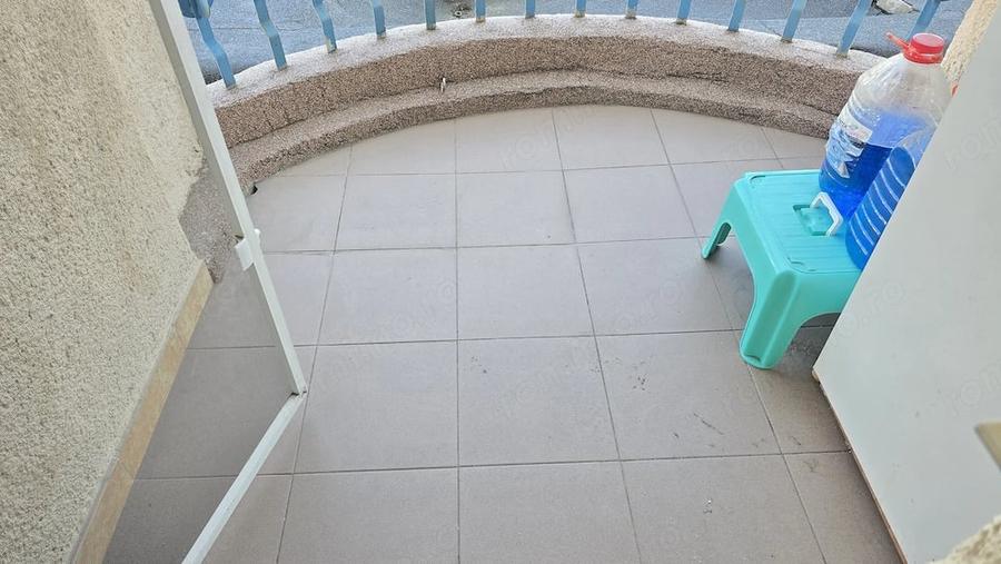 Apartament cu 4 camere semidecomandat în Decebal