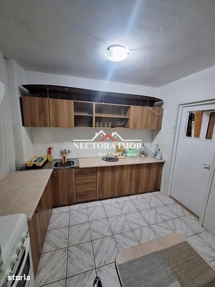 Apartament cu 3 camere semidecomandat în Rogerius