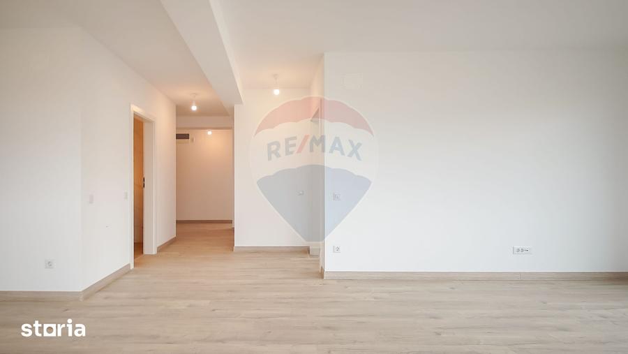 Apartament cu 3 camere în Tractorul