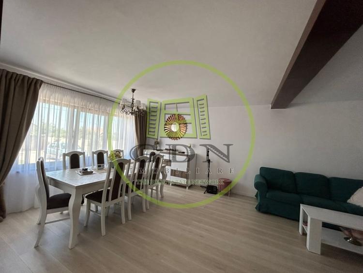 Casă individuală cu 6 camere cu Canalizare în Malu Mare