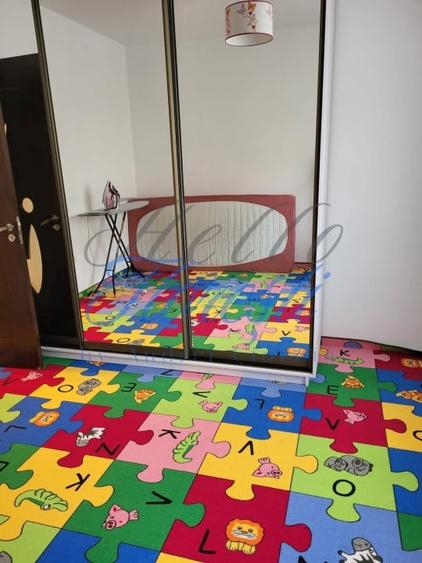 Apartament cu 3 camere decomandat în Florești