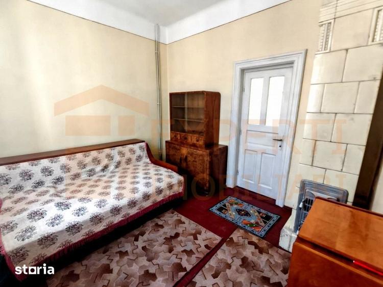 Casă cu 8 camere cu Teren 274 Mp în Tomis II